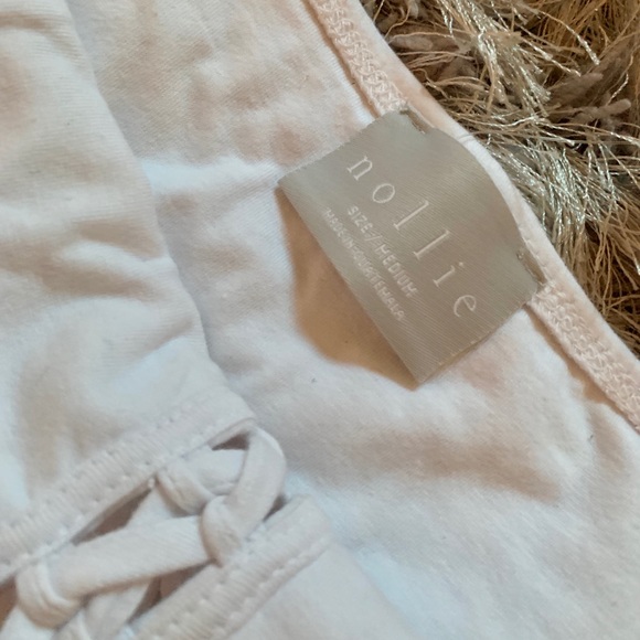 Lace up crop tops (AVAILABLE IN BLACK OR WHITE) - Picture 6 of 6